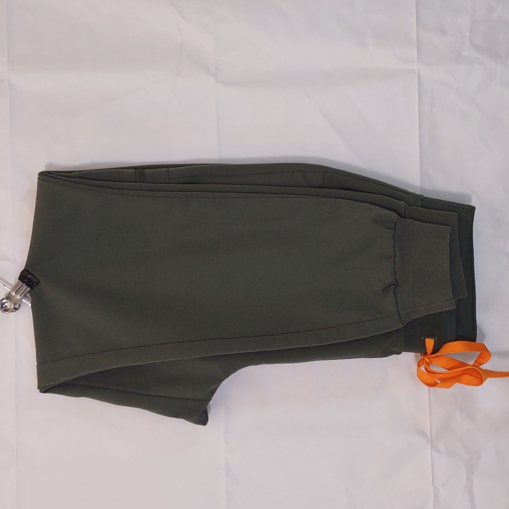 Figs High Waisted Zamora Jogger - Moss - Picture 11 of 12